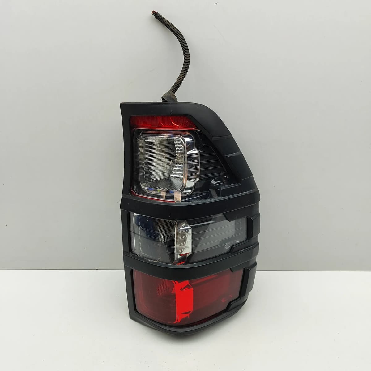 FORD RANGER TKE Rear Left Tail Light GB3B-13405 3.2 147kw 2016 31282165 RHD