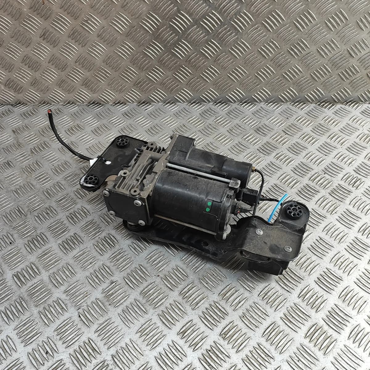 BMW X6 E71 Air Suspension Compressor 6789938 4.4 Petrol 408kW 2009 31318908