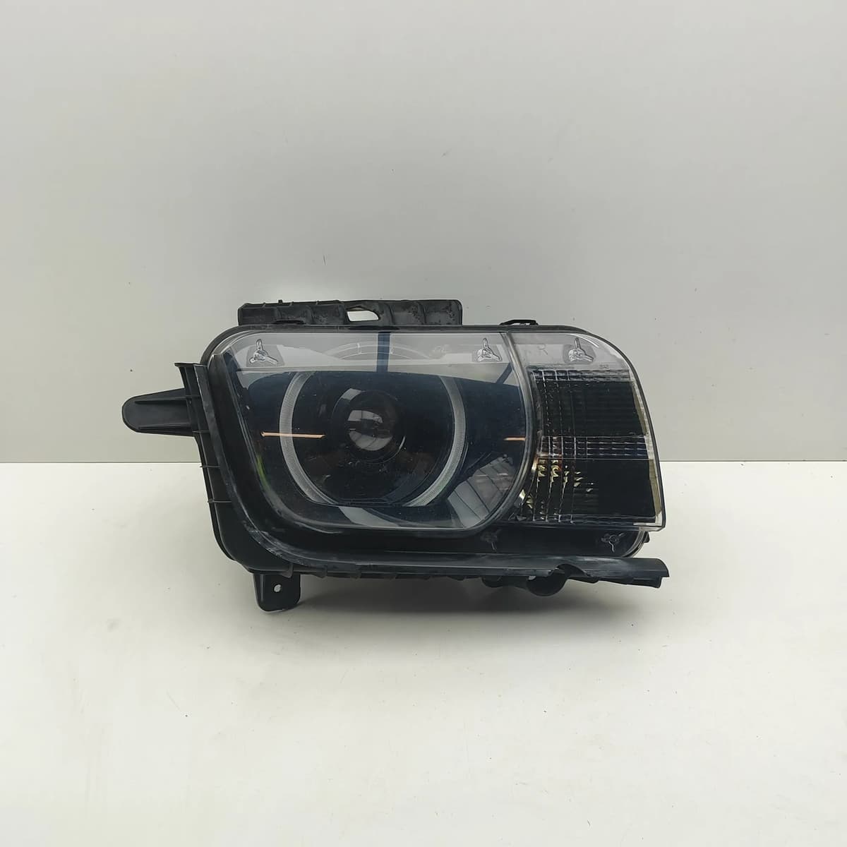 CHEVROLET CAMARO Front Right Headlight 20987302 6.2 Petrol 318kw 2011 31353801
