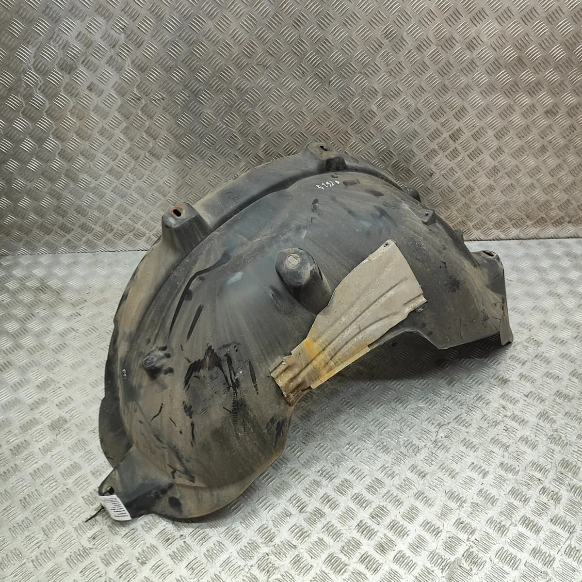 MERCEDES-BENZ M W163 Front Right Arch Liner A1638840622 2.7 Diesel 120kW 2000