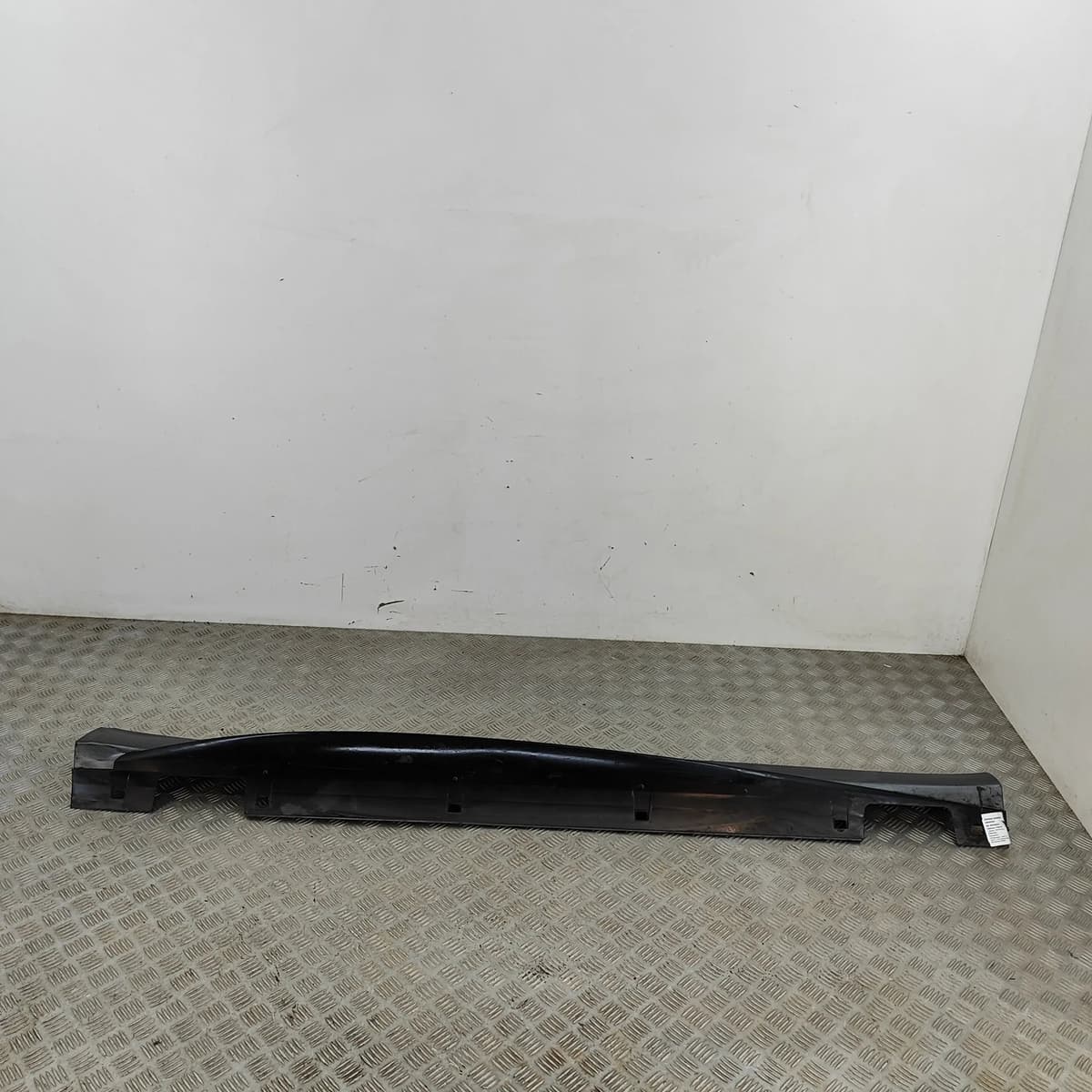 INFINITI Q30 Right Side Plastic Sideskirt Cover GG430-00110 1.6 Petrol 31435378