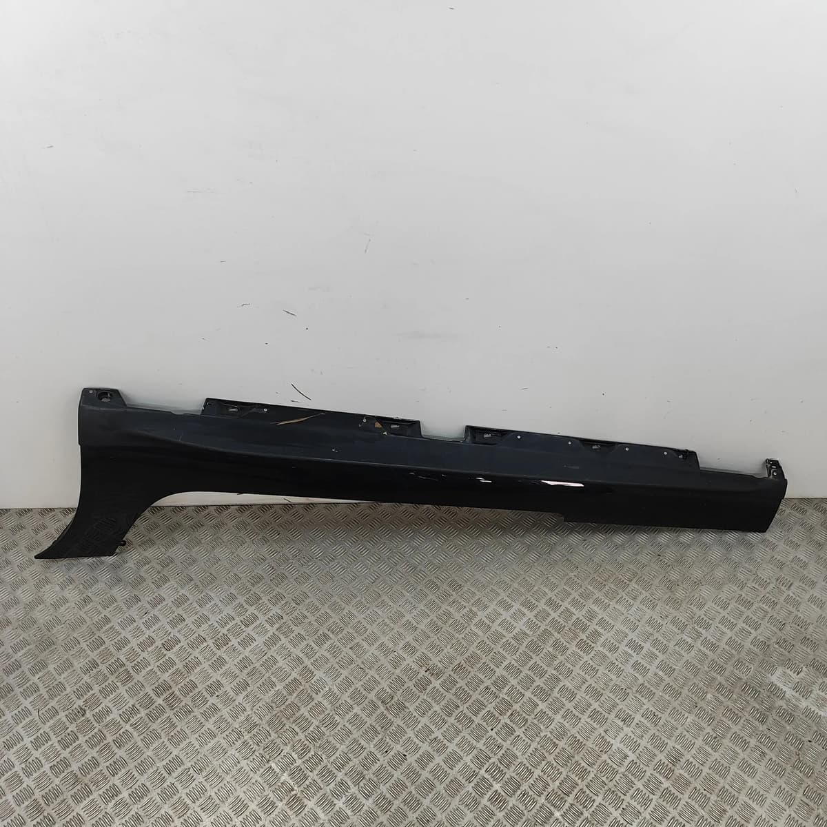 MERCEDES-BENZ AMG GT C190 Left Side Plastic Sideskirt Cover A1906980354