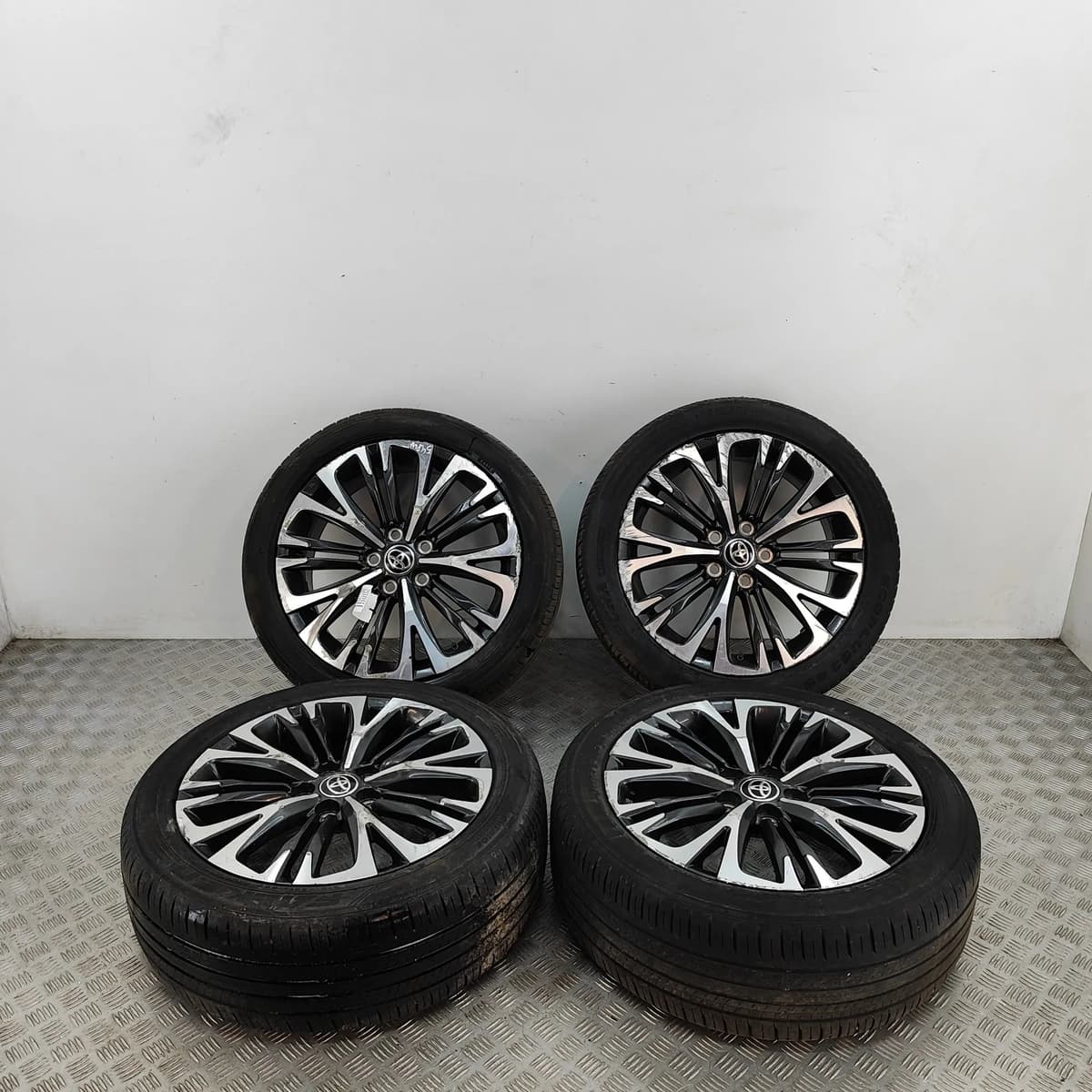 TOYOTA YARIS CROSS MXP Alloy Wheel Set 42611-0DK90 31517035