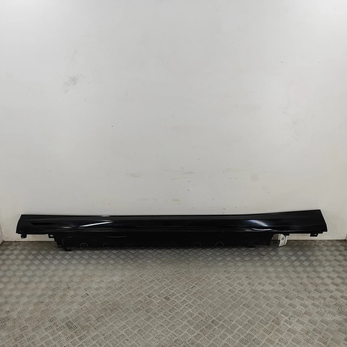 BMW 5 G60 Left Side Plastic Sideskirt Cover 8084763 Electricity 250kw 31524215