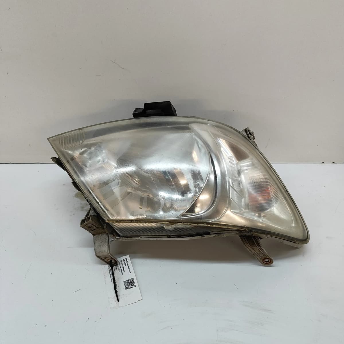 TOYOTA HILUX MK7 Pick-up N1, N2, N3 Front Right Headlight 81110-0K240 31538851