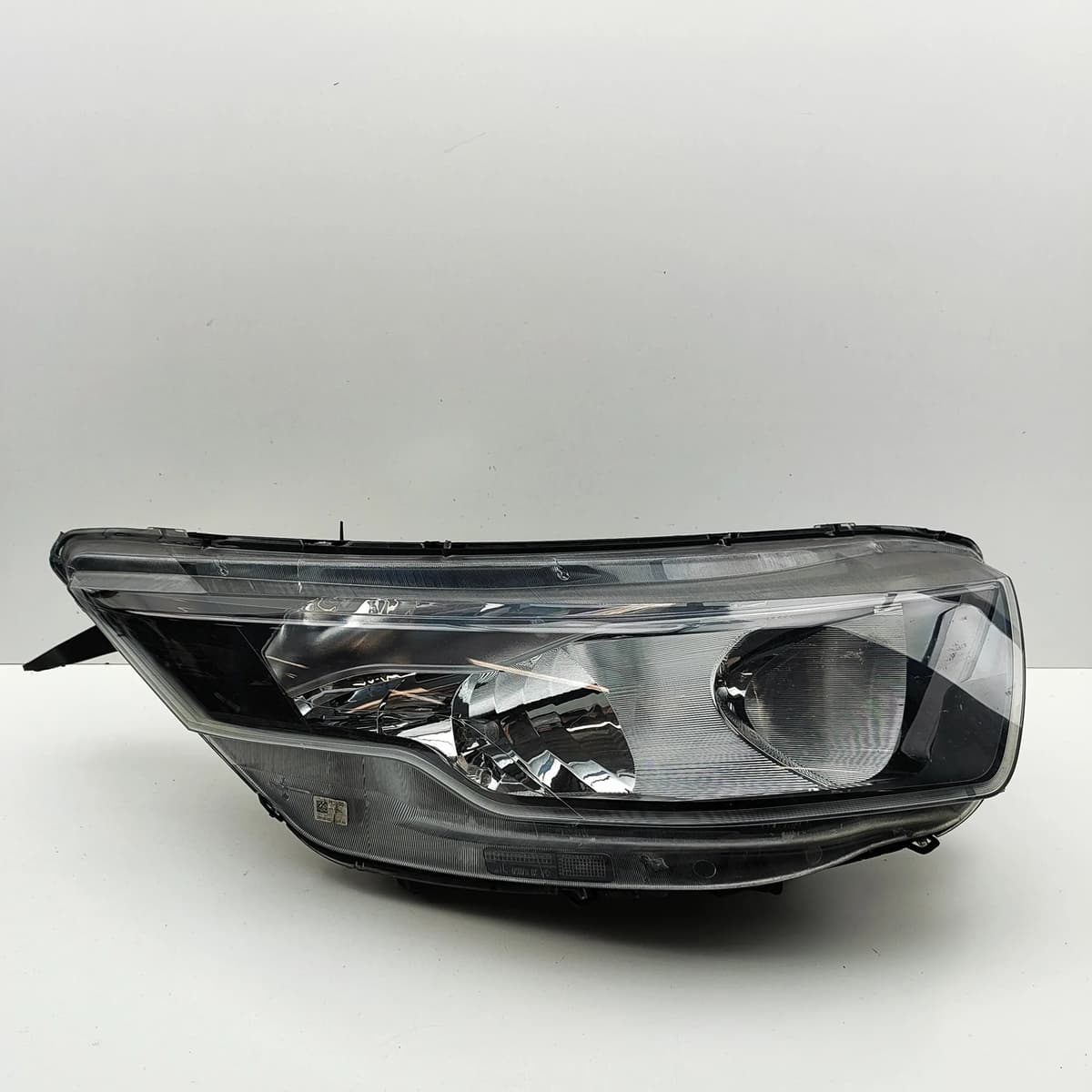 IVECO DAILY MK6 Box Front Right Headlight 05802476871 2.3 Diesel 130kw 31539671