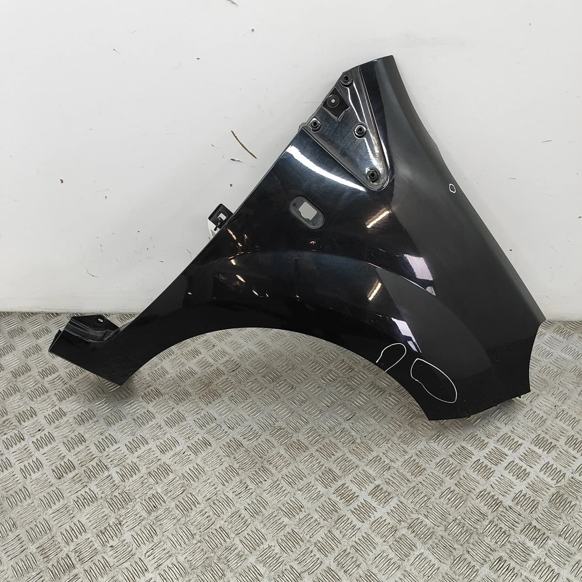 RENAULT TWINGO MK2 Front Right Fender 8200588325 2008 31540325