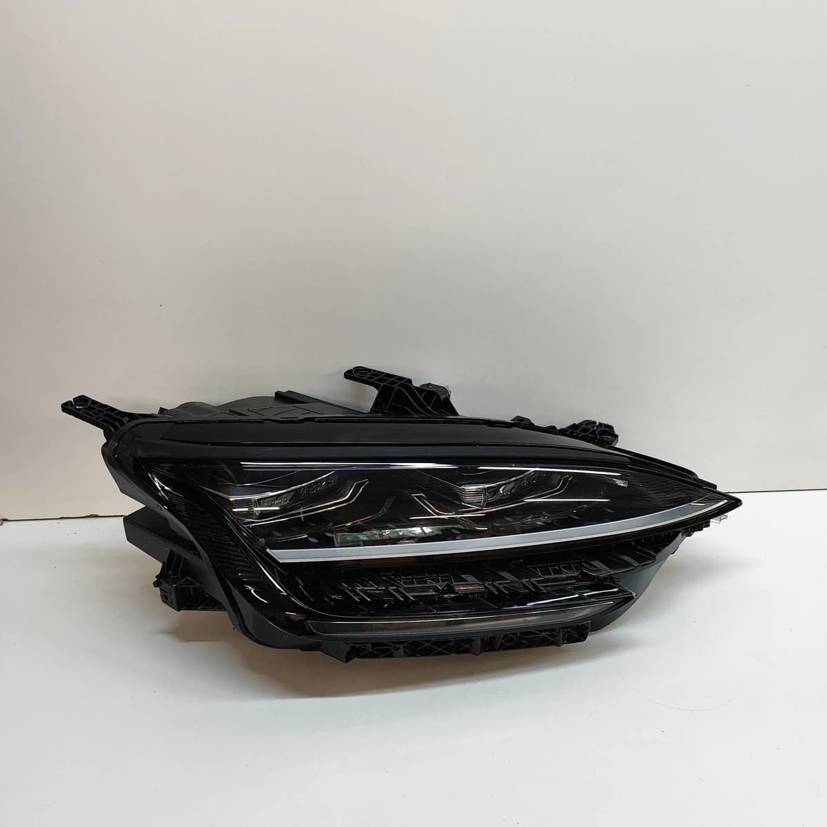 BYD SEAL EK Front Right Headlight 13856225-00 LHD 2024 31544117