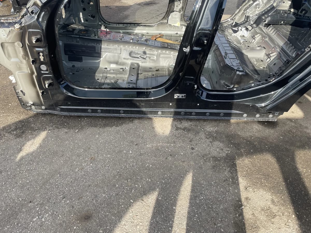 BMW 5 G60 Left Side Sideskirt Electricity 250kw 2025 31565547