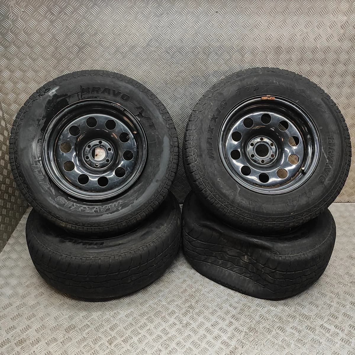 MERCEDES-BENZ X Class W470 Steel Wheel Set 265/70 R17 2018 31602942