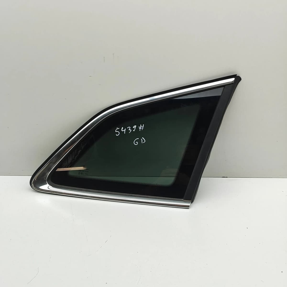 SKODA ENYAQ iV SUV Rear Right Quarter Window 5LG845298C 2025 31640052