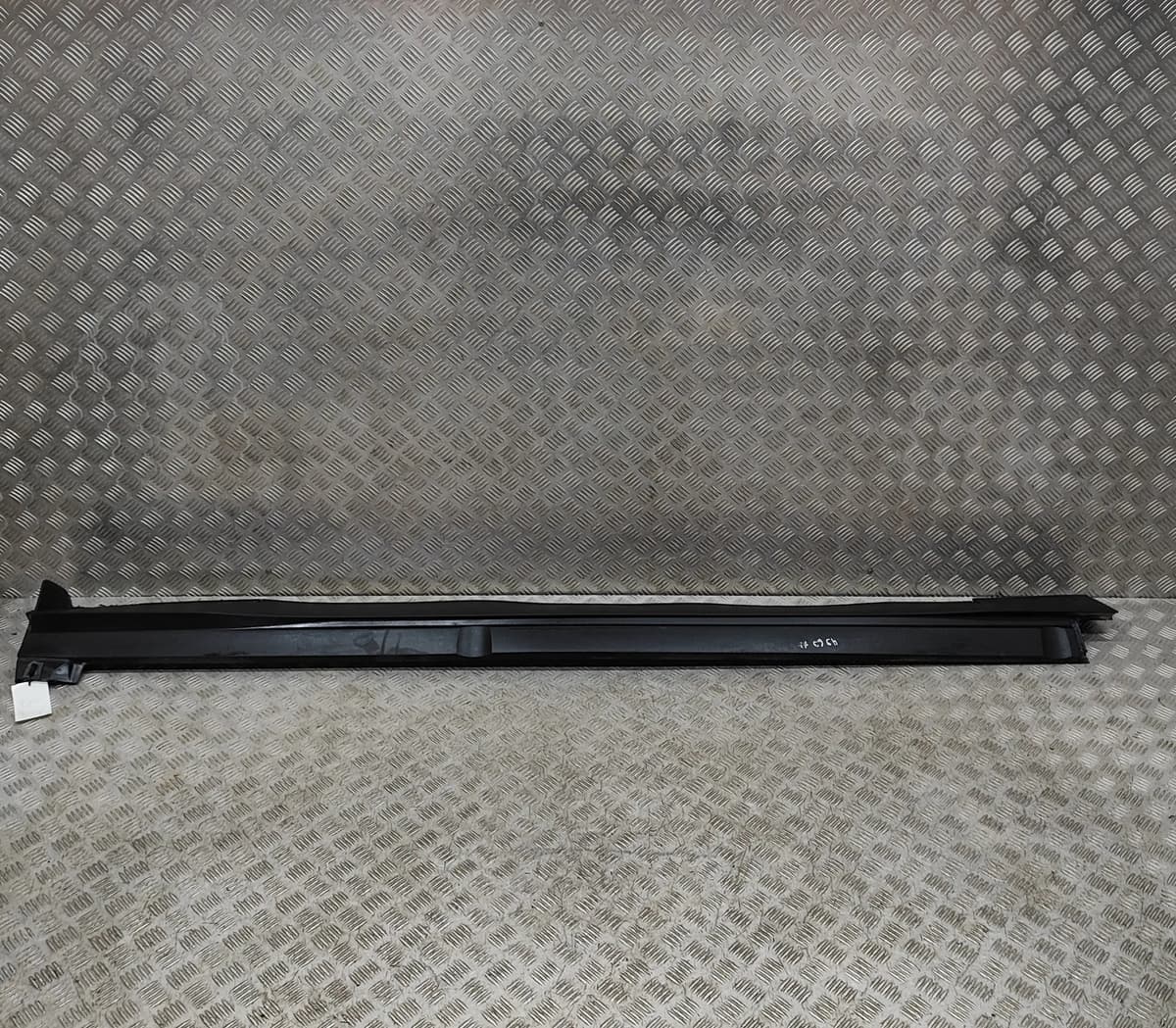 JAGUAR I-PACE X590 Left Side Plastic Sideskirt Cover J9D3-101D57-A 2018 31656095
