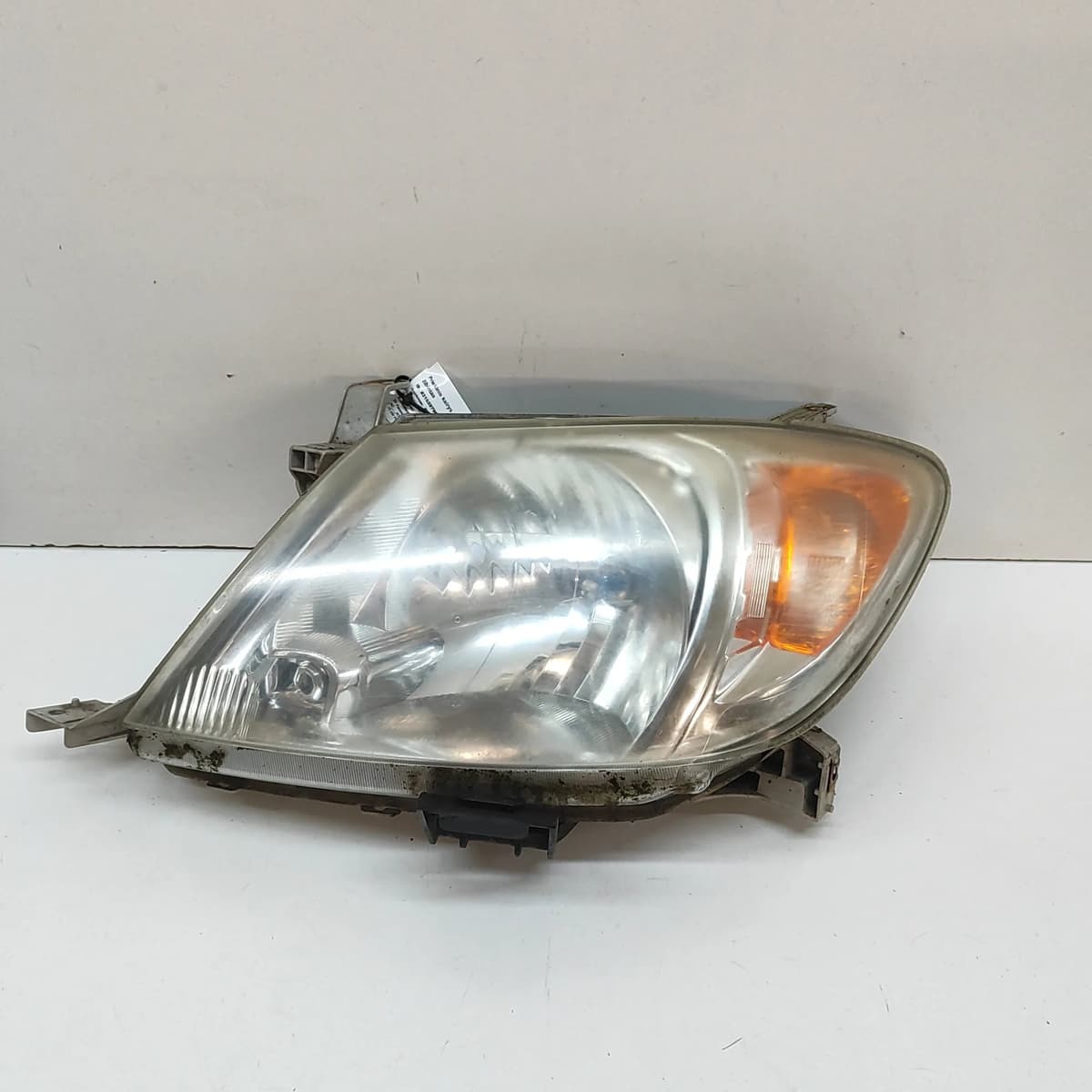 TOYOTA HILUX MK7 Pick-up N1 N2 N3 Front Left Headlight RHD 81150-0K041 31659796