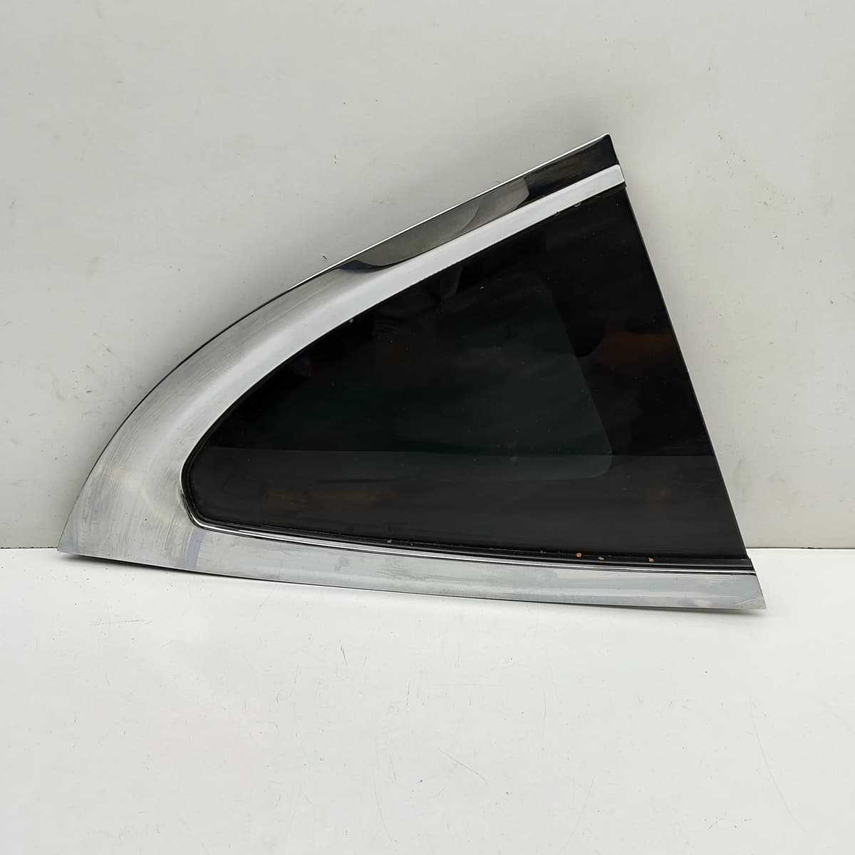 TESLA MODEL X Rear Left Quarter Window 1071292-00-B 568kw 2020 31670400