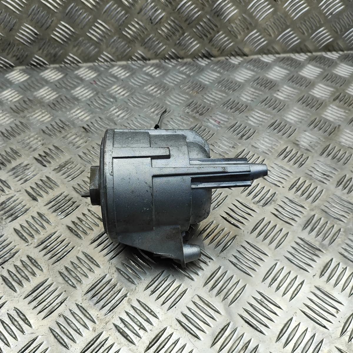 MERCEDES-BENZ C W206 Left Side Engine Mount A2062400001 31692939