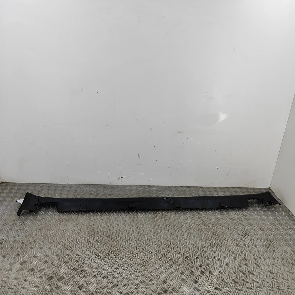 TESLA MODEL X Right Side Plastic Sideskirt Cover 1034219-00-B 2020 31716876