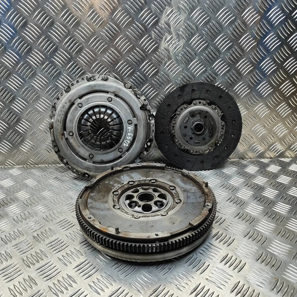 AUDI A1 8X Clutch Set Kit 06K141015H 2.0 Petrol 170kw 2015 31718600