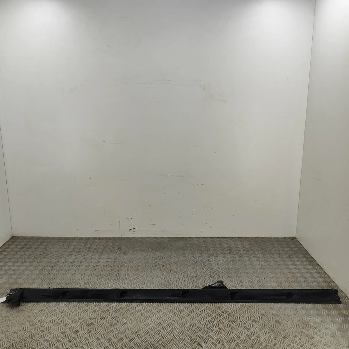 AUDI Q8 4MN Right Side Plastic Sideskirt Cover 4M8825412 31799790