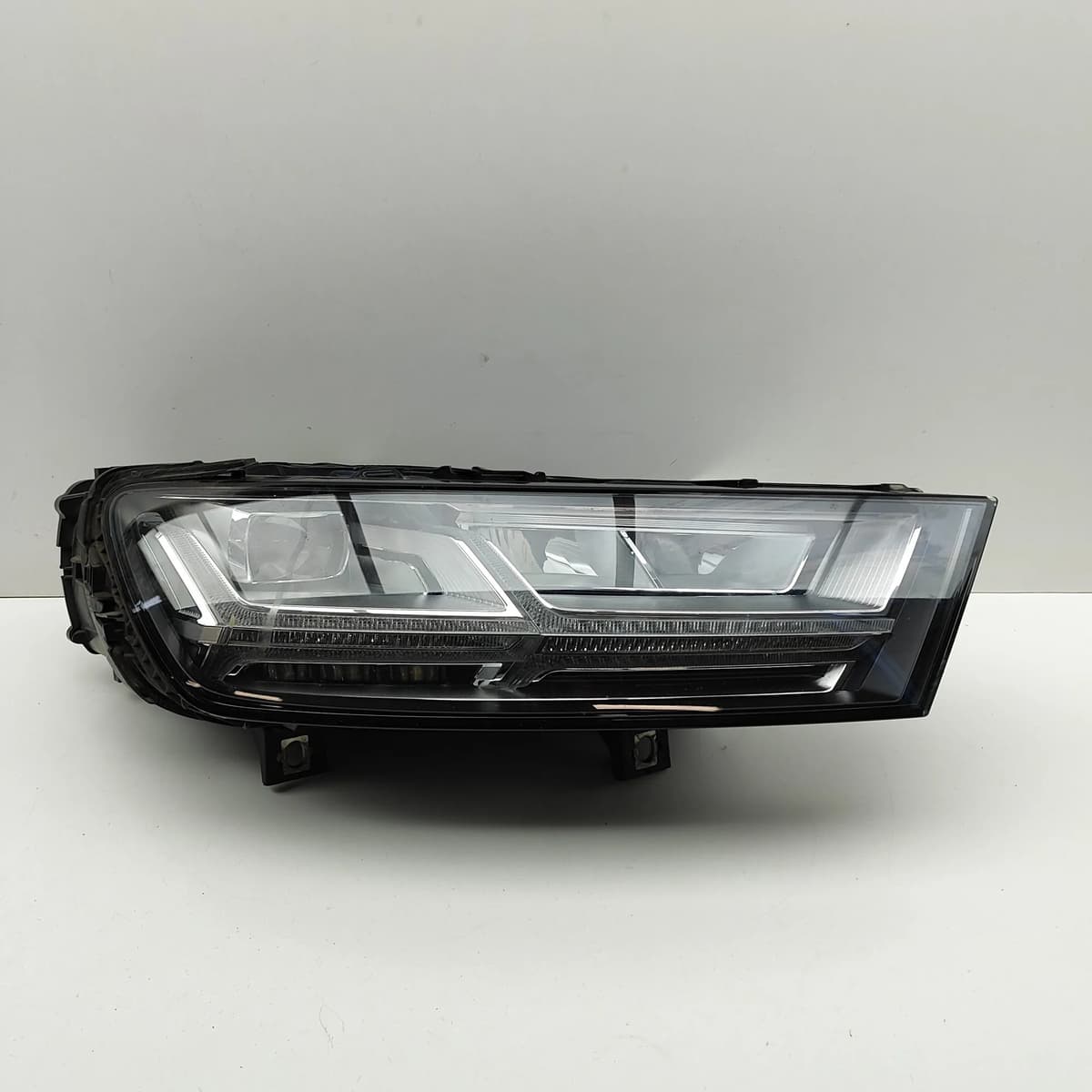 AUDI Q7 4M Front Right Headlight RHD 4M0941034A 3.0 Diesel 200kw 2016 31801549
