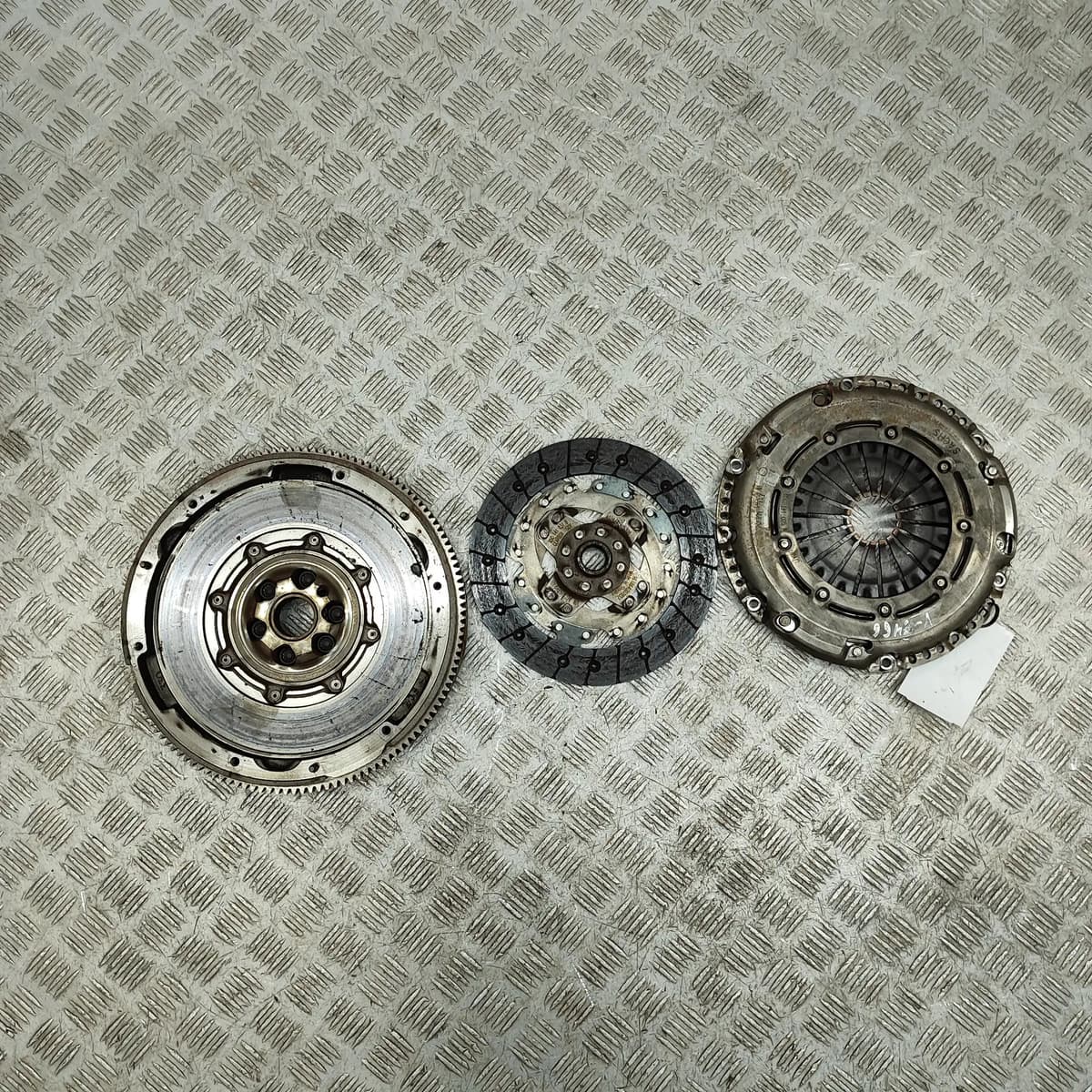 SKODA KAROQ NU7 Clutch Kit 05C141025A 1.0 Petrol 81kw 2024 31861303