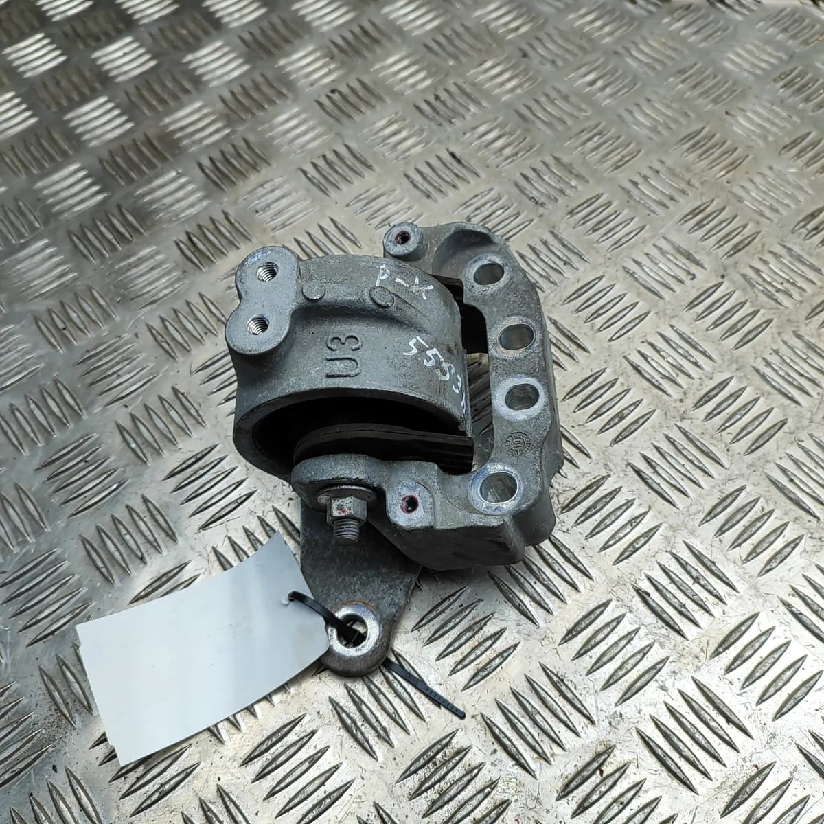 TOYOTA RAV 4 MK5 A5 H5 Left Side Engine Mount 12306-25020 31889475