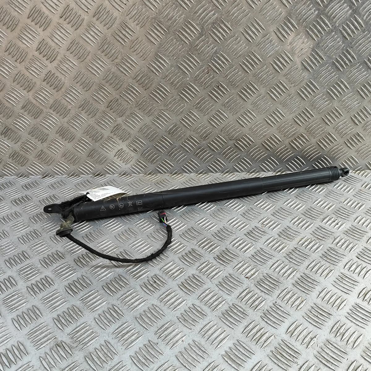 AUDI Q2 GA Left Side Tailgate Gas Strut 81A827851D 2024 31951821