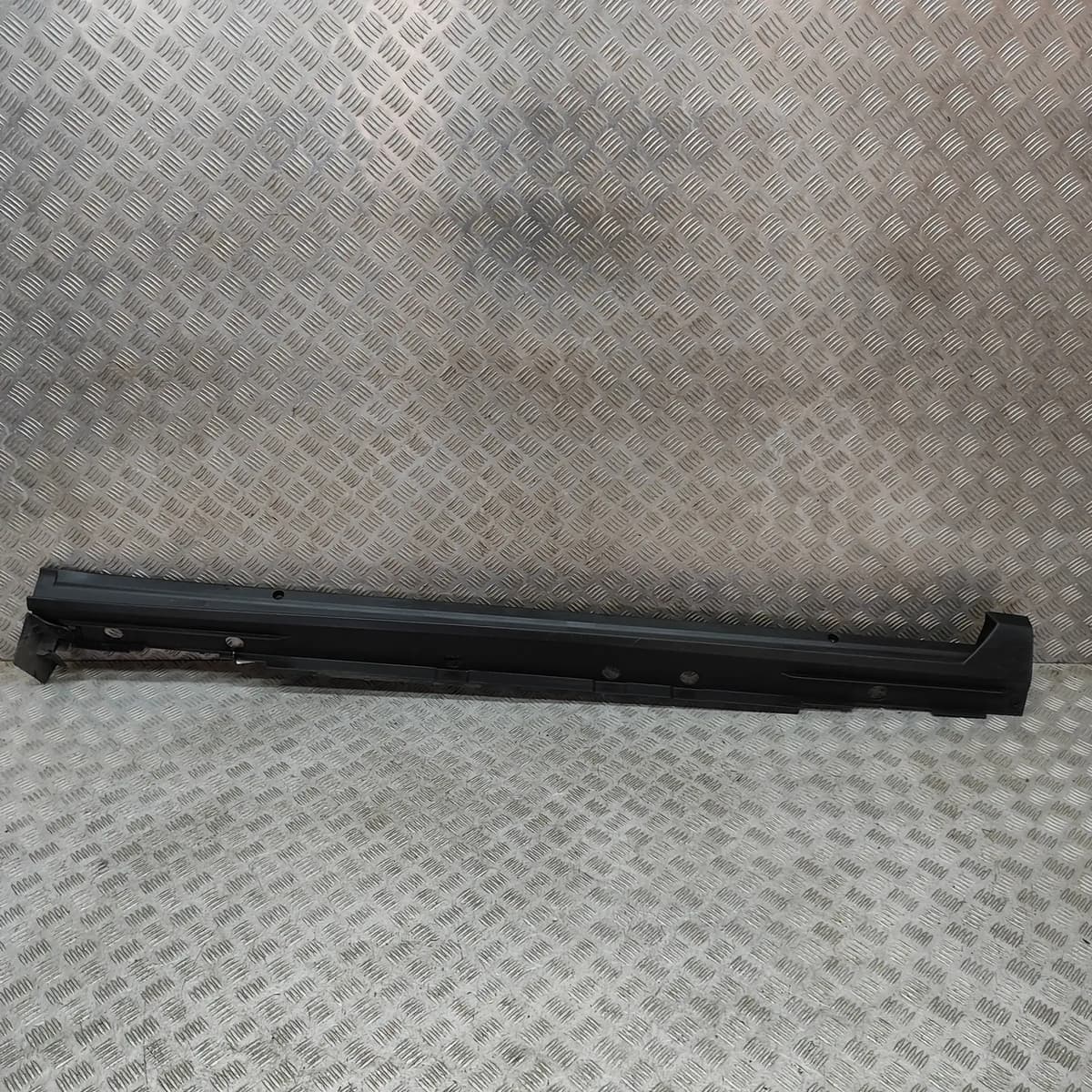 TOYOTA YARIS CROSS XP210 Right Side Plastic Sideskirt Cover 75851-52120 2023