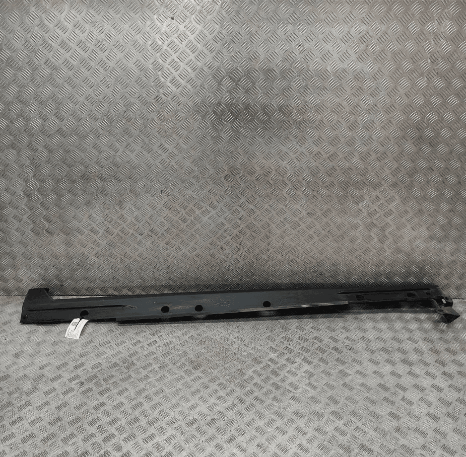 TOYOTA YARIS CROSS XP210 Left Side Plastic Sideskirt Cover 75852-52120 2023