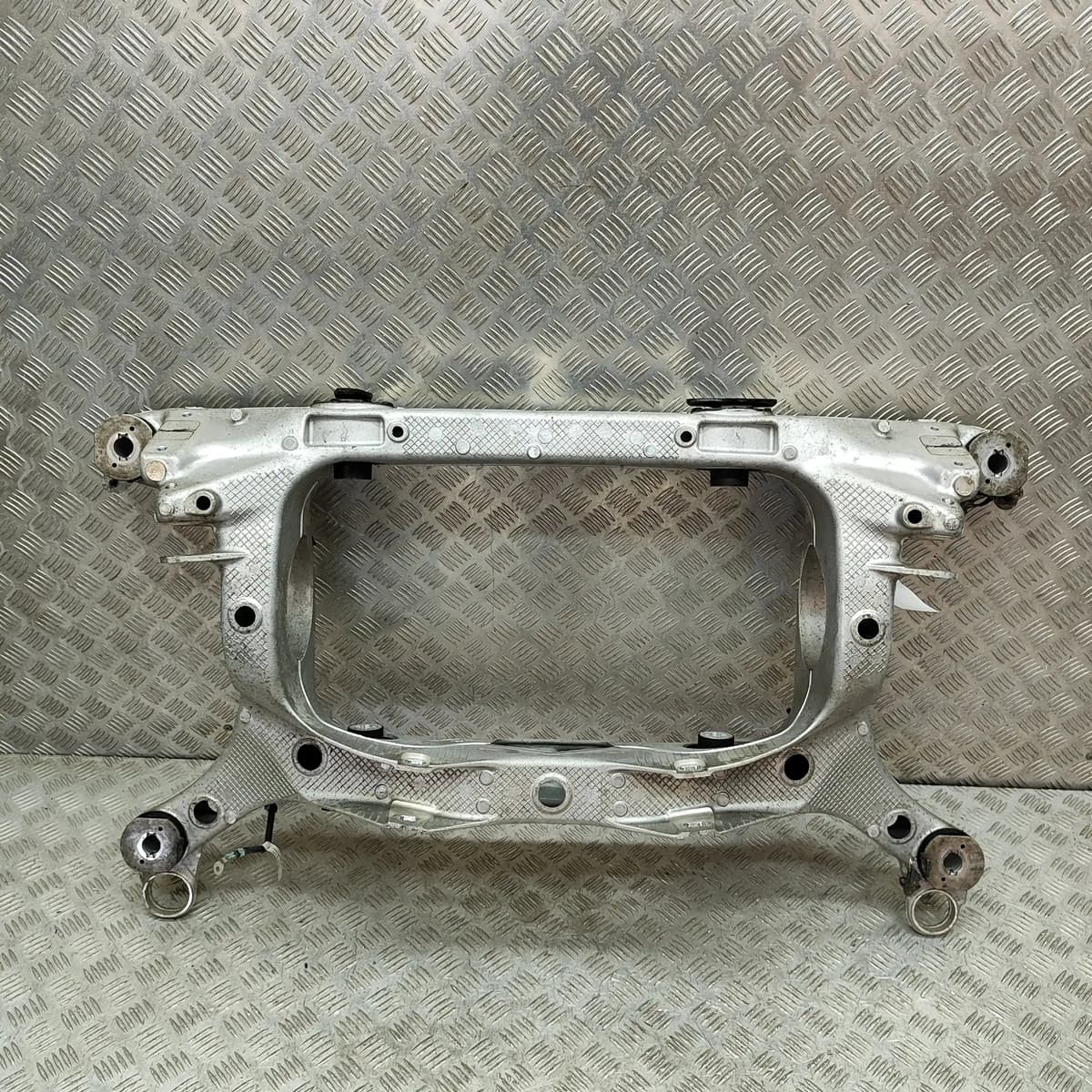 VOLVO XC40 536 Rear Subframe 32333366 Electricity 300kw 2022 31986535