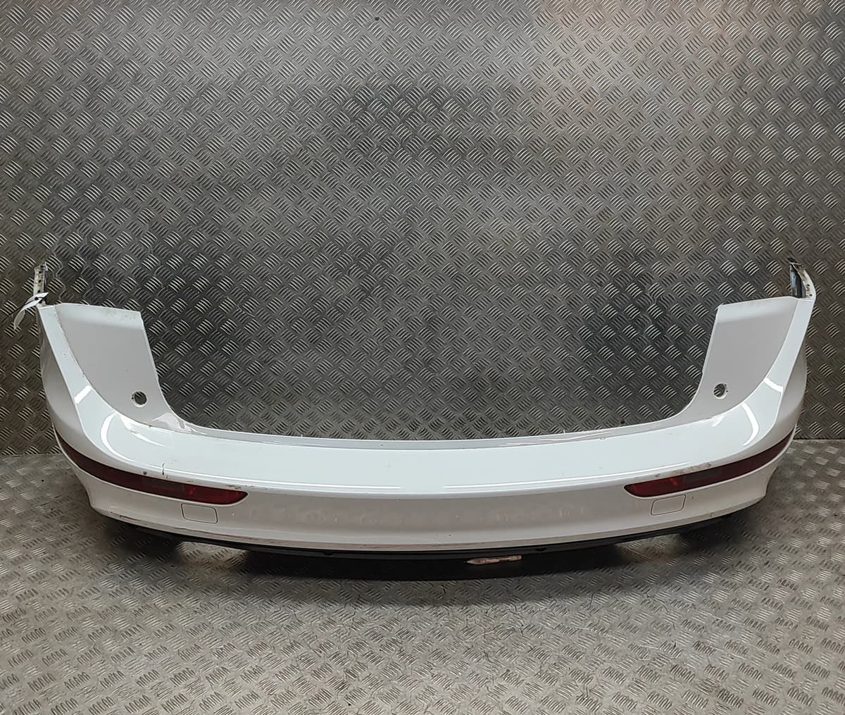 AUDI Q5 8R Rear Bumper 8R0807511D 2017 2Y / S9R 31987070