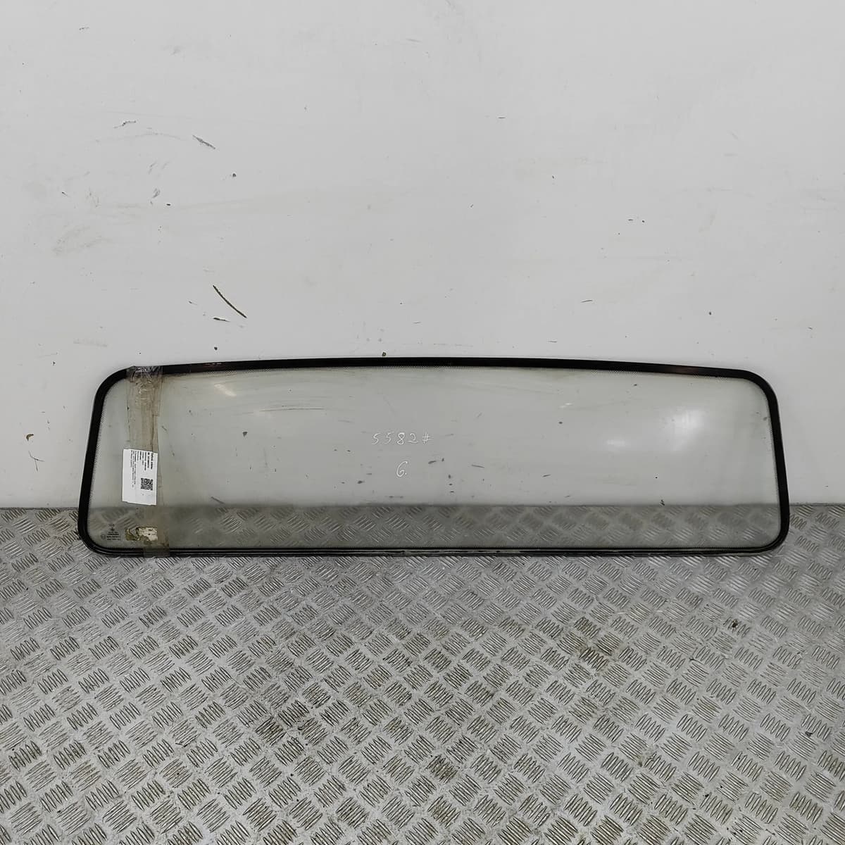 ISUZU D-MAX  TFR, TFS Rear Window Glass 8-98134-282-0 3.0 Diesel 120kw 31989372