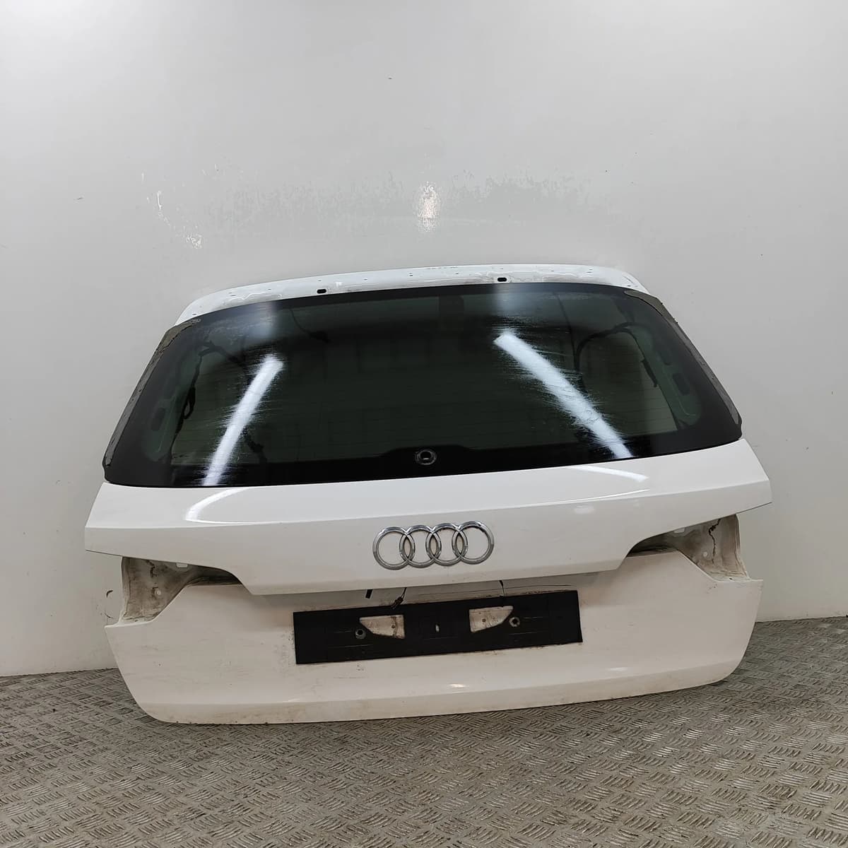 AUDI A4 Avant 8W5, B9 Tailgate Bootlid 8W9827025 2.0 Diesel 140kw 2017 32055584