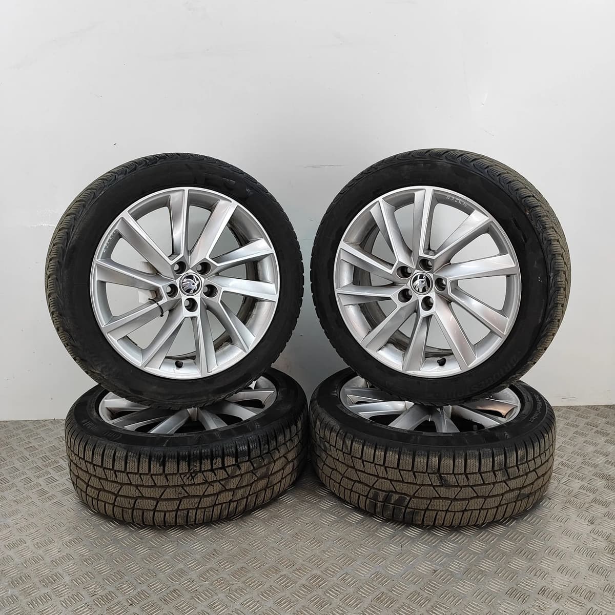 SKODA SCALA Alloy Wheel Set 657601025D 1.0 Petrol 85kw 2020 32065639