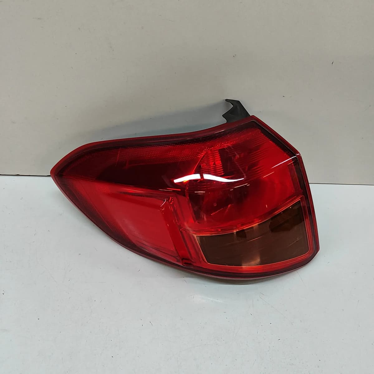 SUZUKI VITARA LY Rear Left Tail Light 35670-54P00 1.6 88kw 2015 32091949 RHD