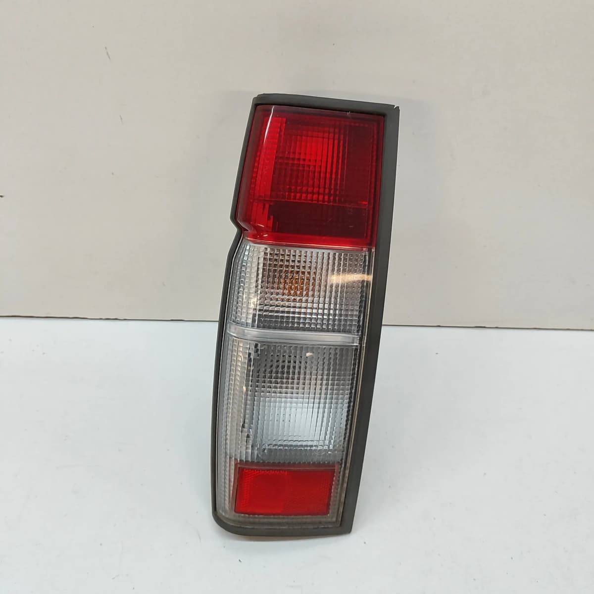 NISSAN NAVARA D21 Rear Left Tail Light B6555-15G20 RHD 1990 32094355