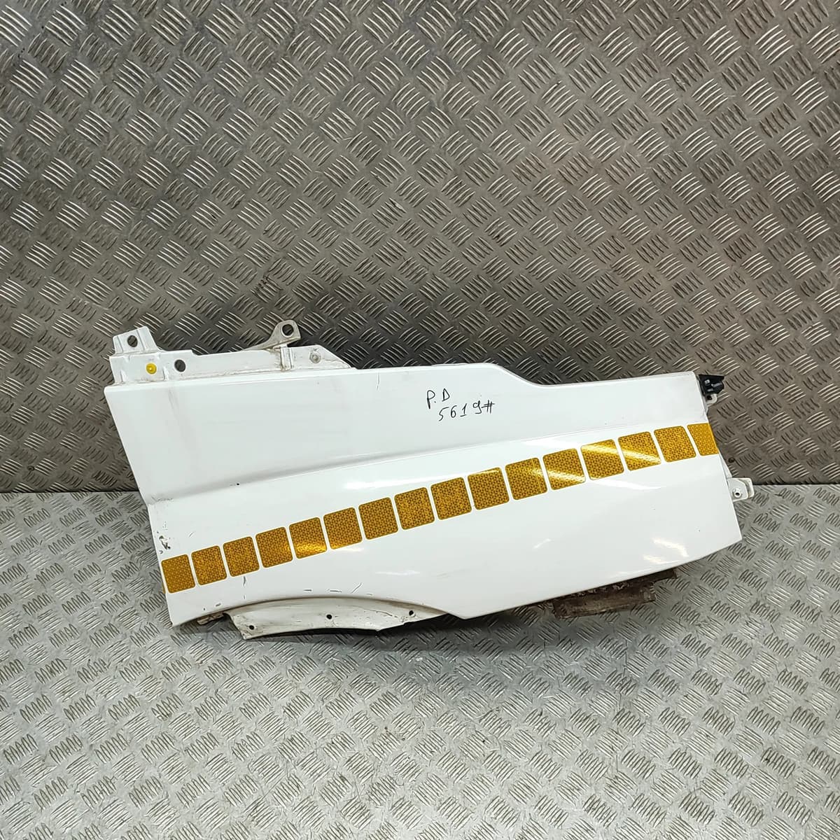 IVECO DAILY MK6 Flatbed  Front Right Fender 5801513999 2.3 Diesel 100kw 32101235