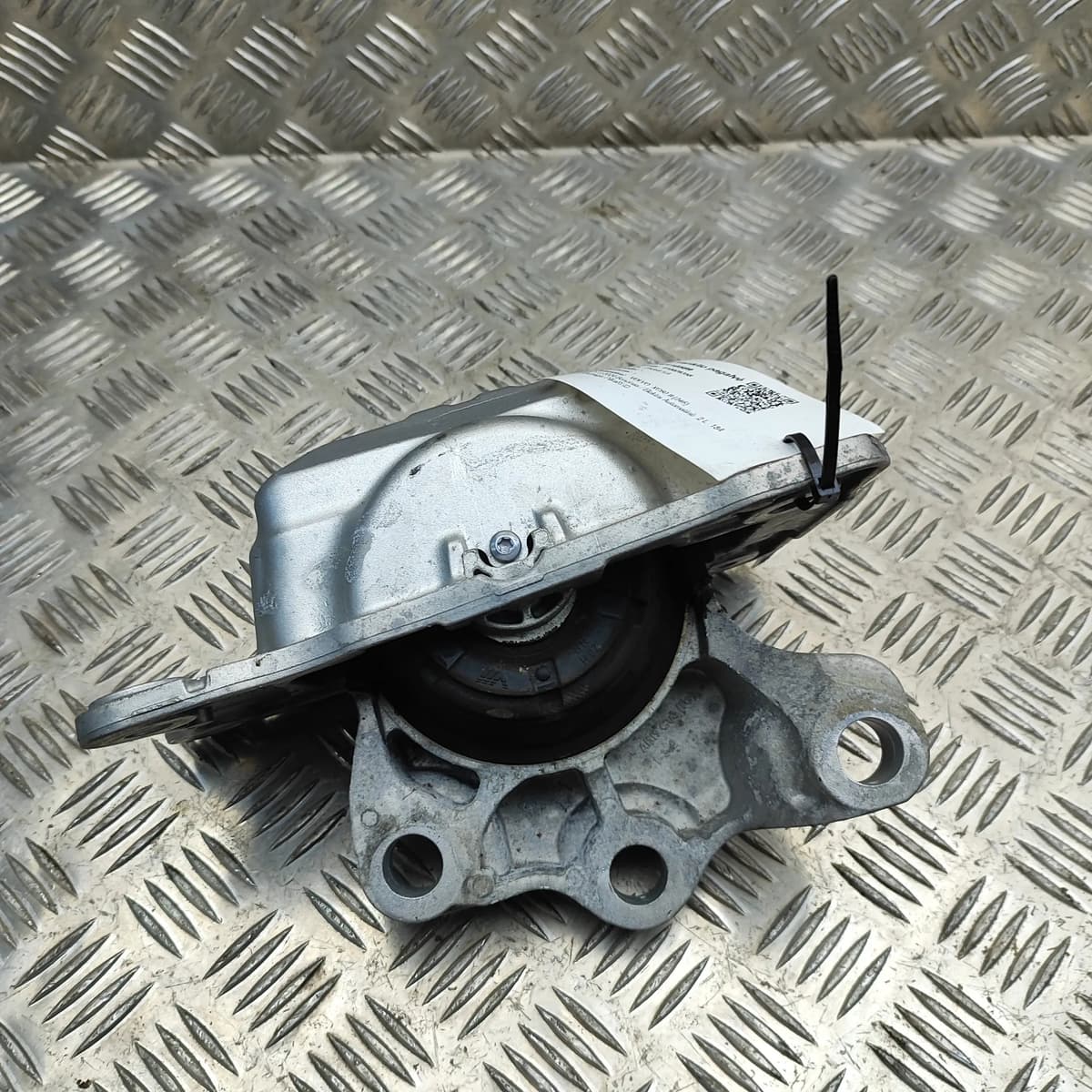 VOLVO XC60 MK2 Left Side Engine Mount 31686886 2.0 Hybrid 184kW 2024 32110589