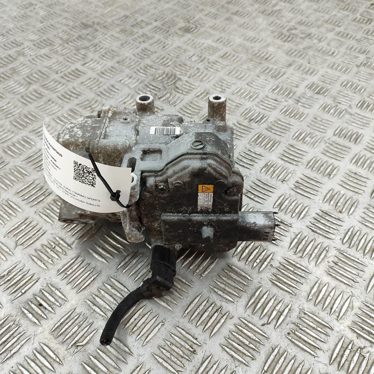 TOYOTA AURIS TOURING SPORTS E18 Air Condition A/C Pump 88370-47033 32111050