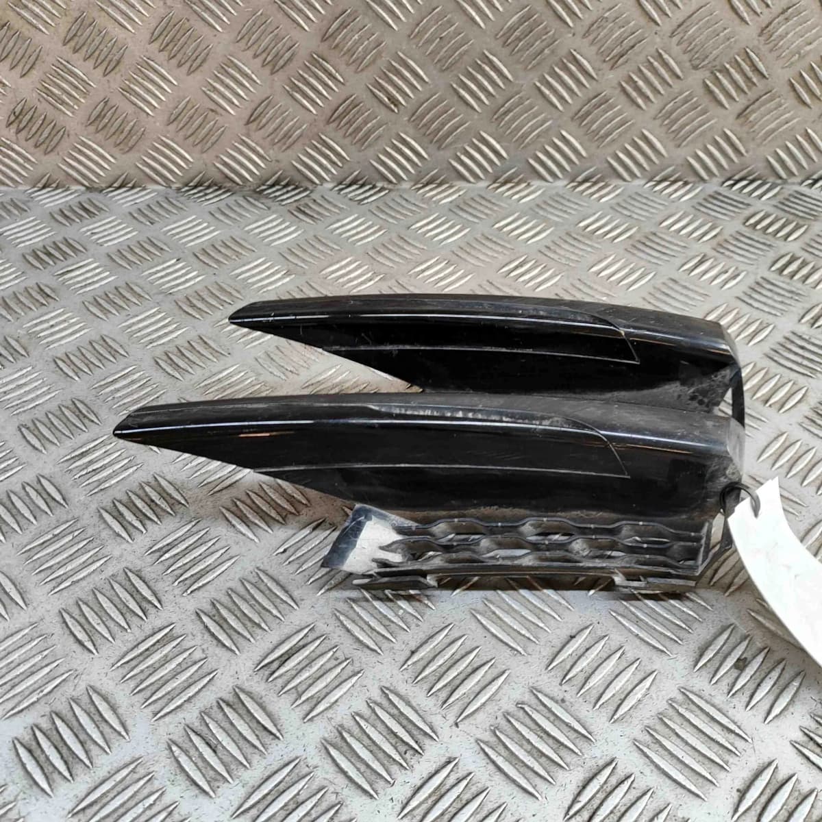 LAND ROVER RANGE ROVER VELAR L560 Front Right Grill J8A2-17E853-AB 2018 32187143