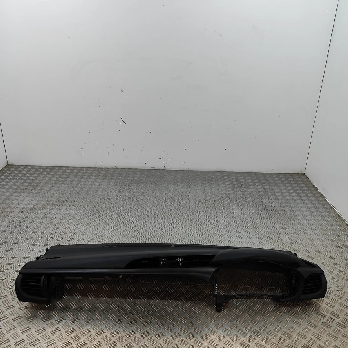 TOYOTA HILUX MK8 Pick-up N1 Dashboard RHD 55302-KK030 2.4 Diesel 110kw 32188022