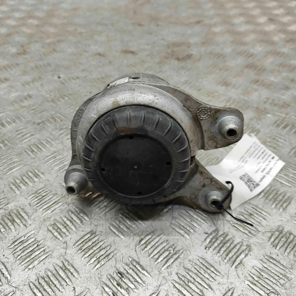 MERCEDES-BENZ C Cabrio A205 Left Side Engine Mount A2052406617 32234026