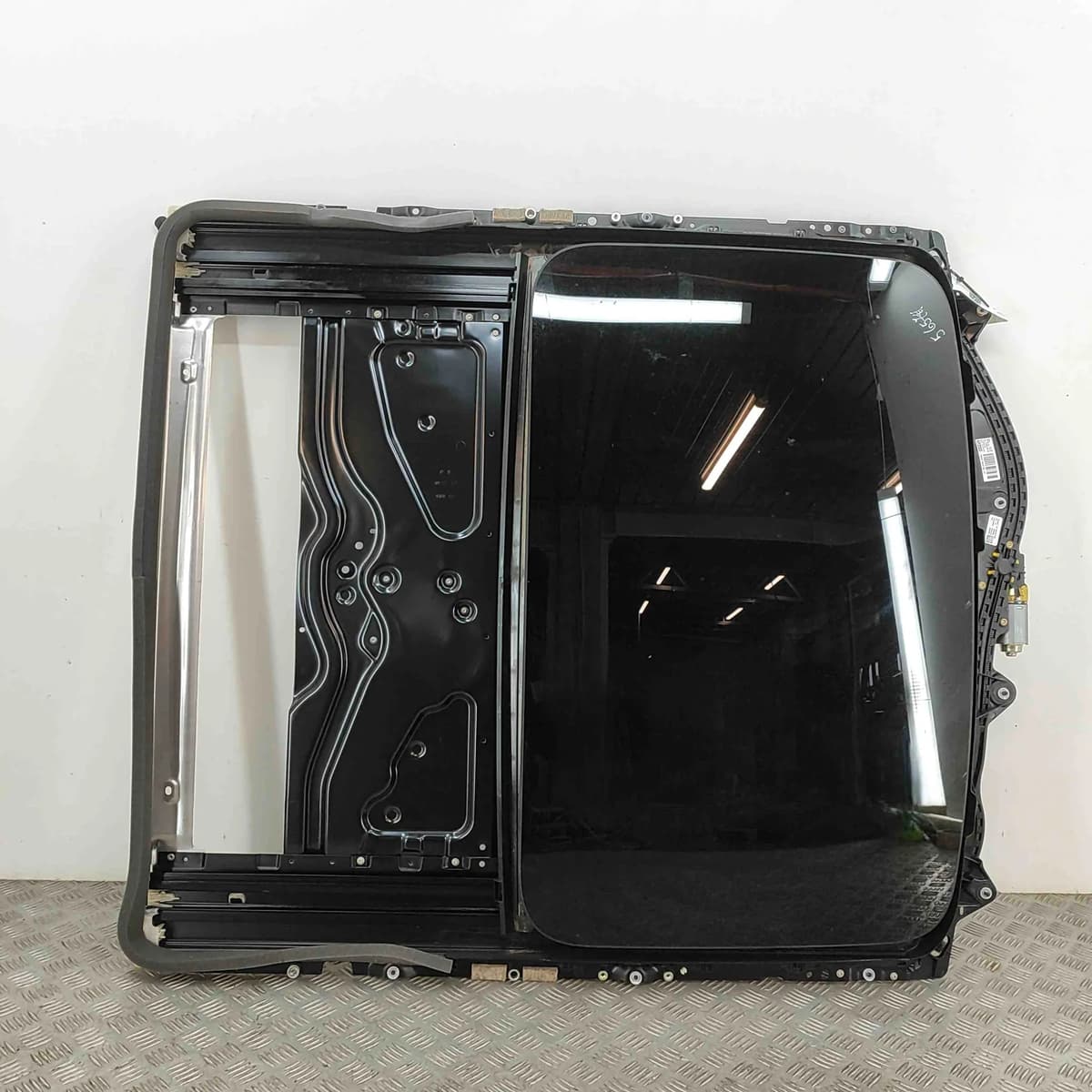 BMW 5 G30 Sunroof 9852135 2.0 Petrol / electricity 185kw 2020 32391985