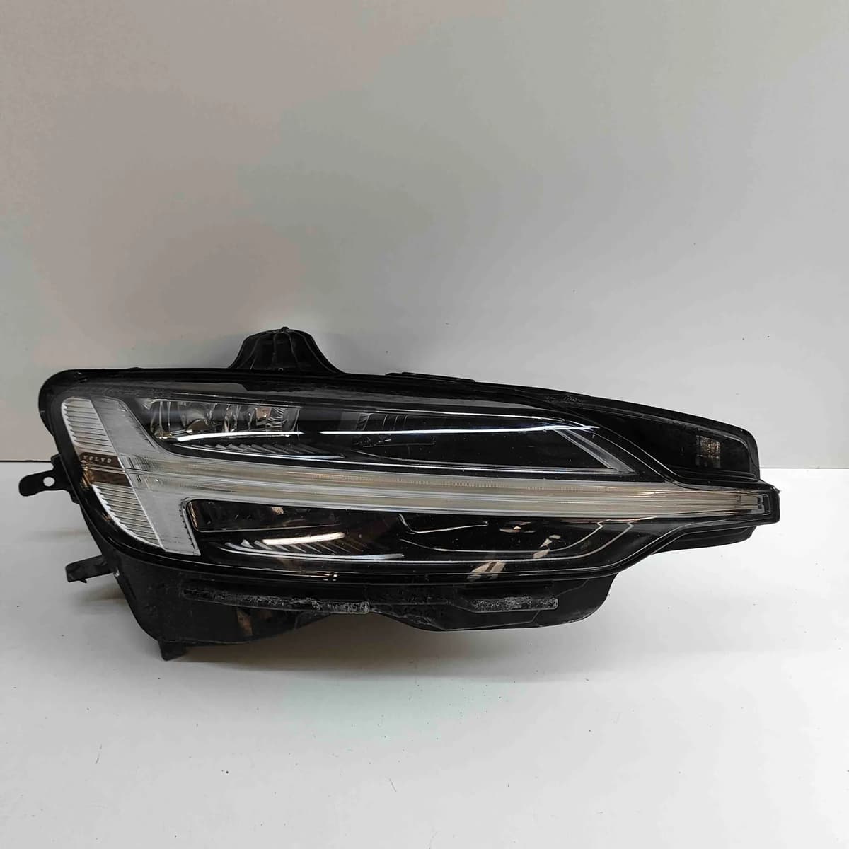 VOLVO V60 MK2 Front Right Headlight 32338019 RHD 2022 32396605