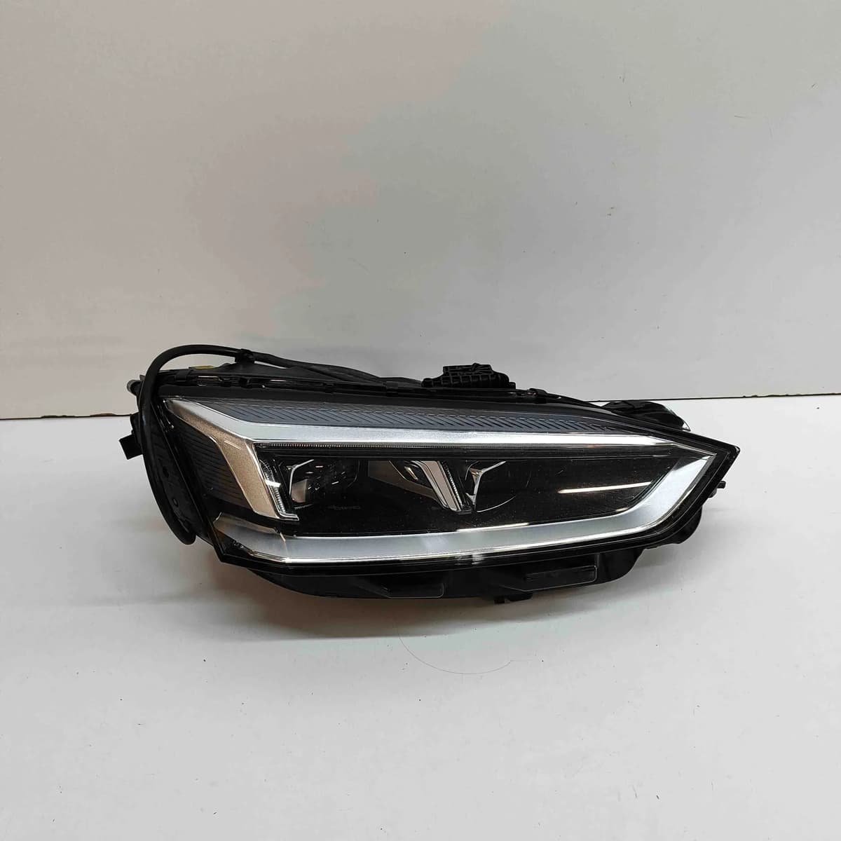 AUDI A5 Sportback F5A Front Right Headlight 8W6941034E 3.0 Petrol 260kw 32403701