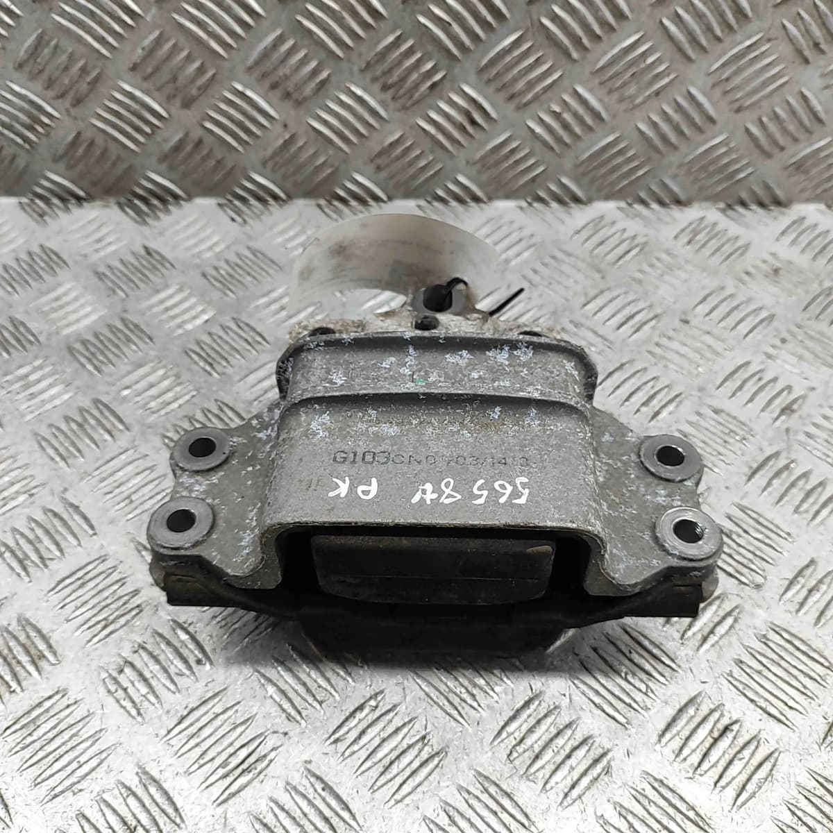 AUDI Q3 8U Left Side Engine Mount 8U0199555 2.5 Petrol 228kw 2014 32409855