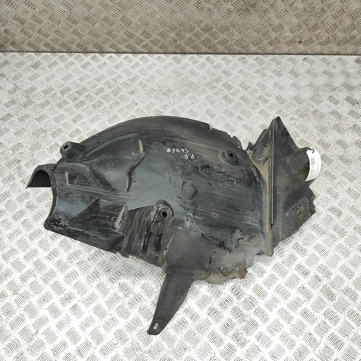 MERCEDES-BENZ C W204 Front Right Arch Liner Rear Part A2046984030 32431773