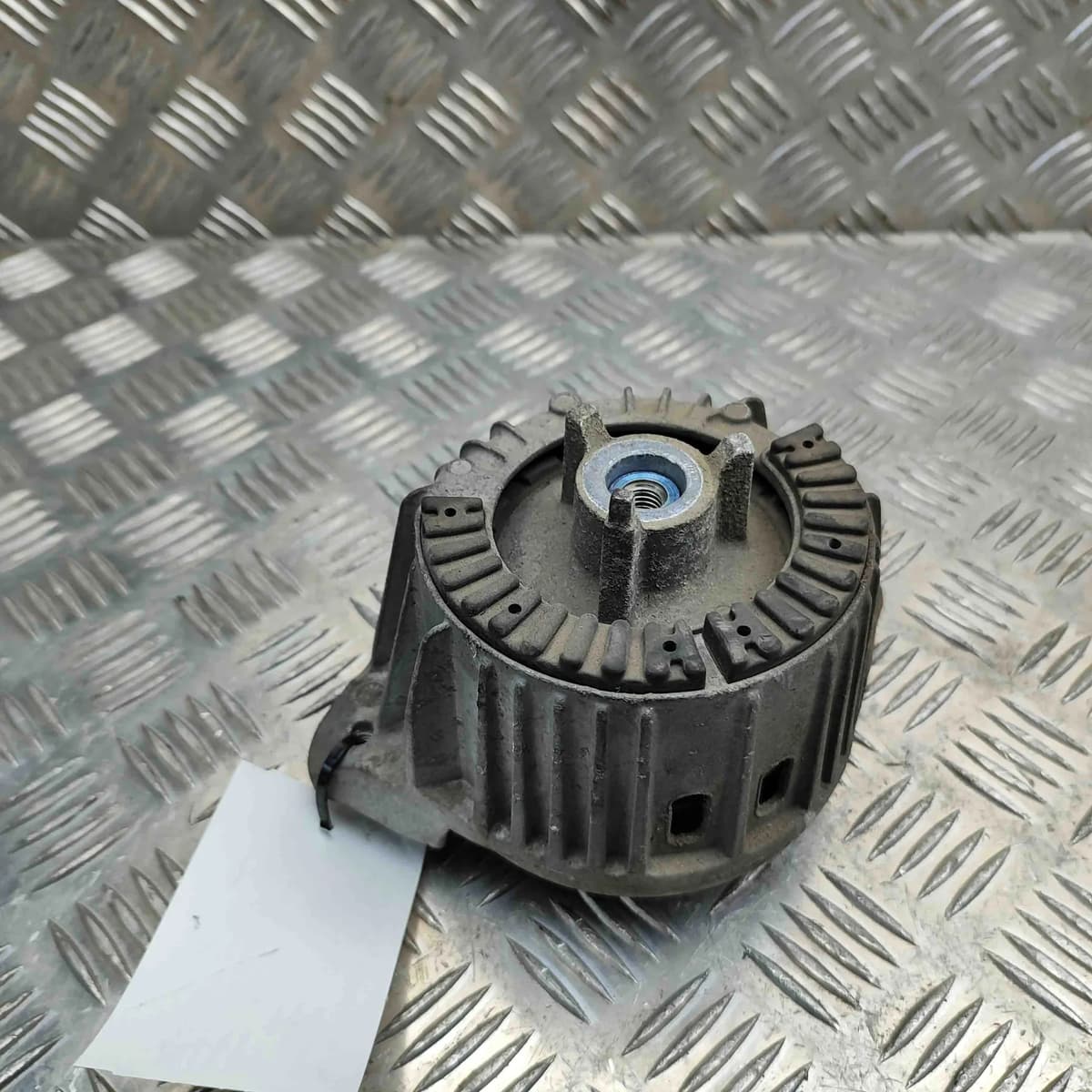 MERCEDES-BENZ C W204 Left Side Engine Mount A2042404817 3.0 Diesel 32433403