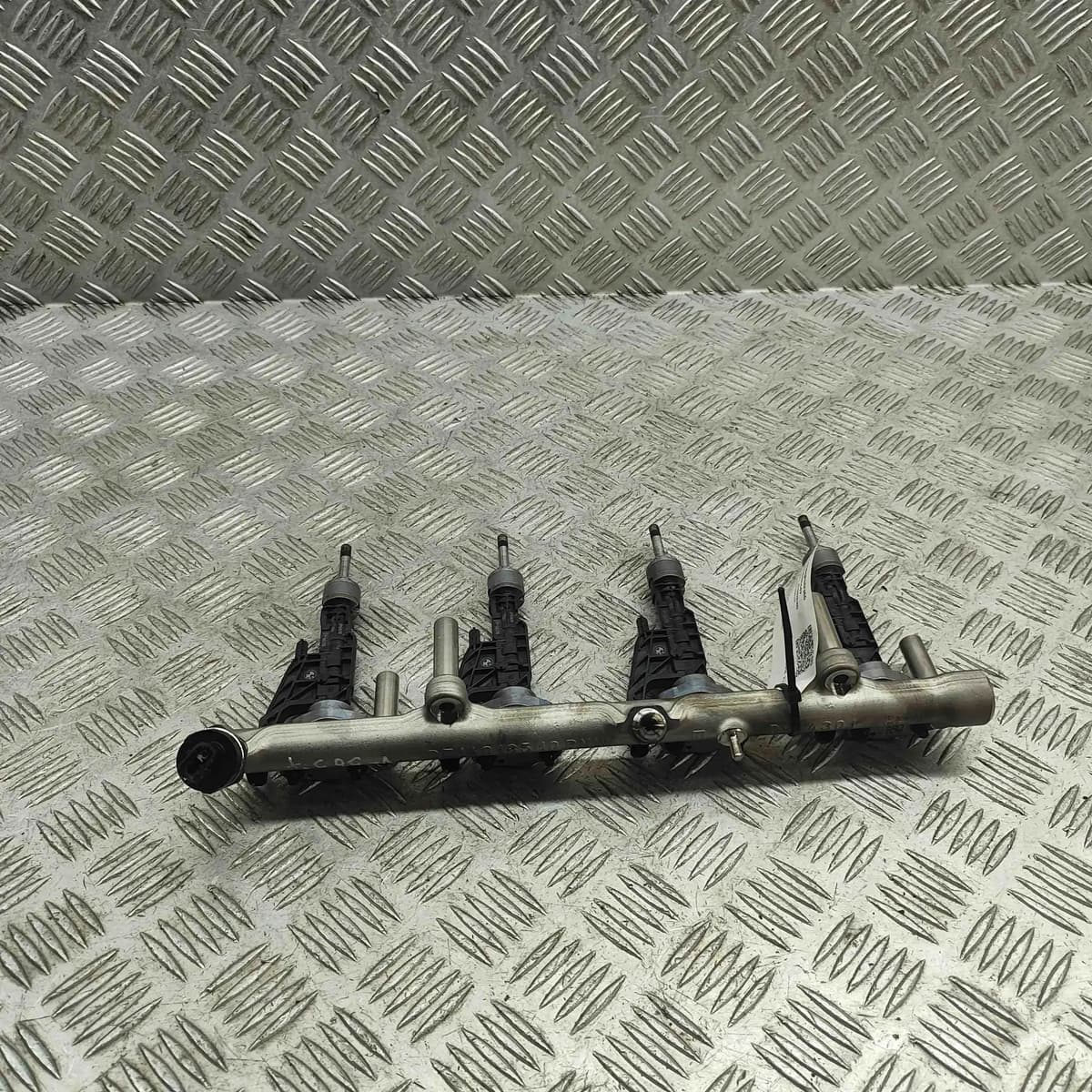 BMW 5 G30 Fuel Rail 0261547002 2.0 Petrol / electricity 185kw 2020 32440447