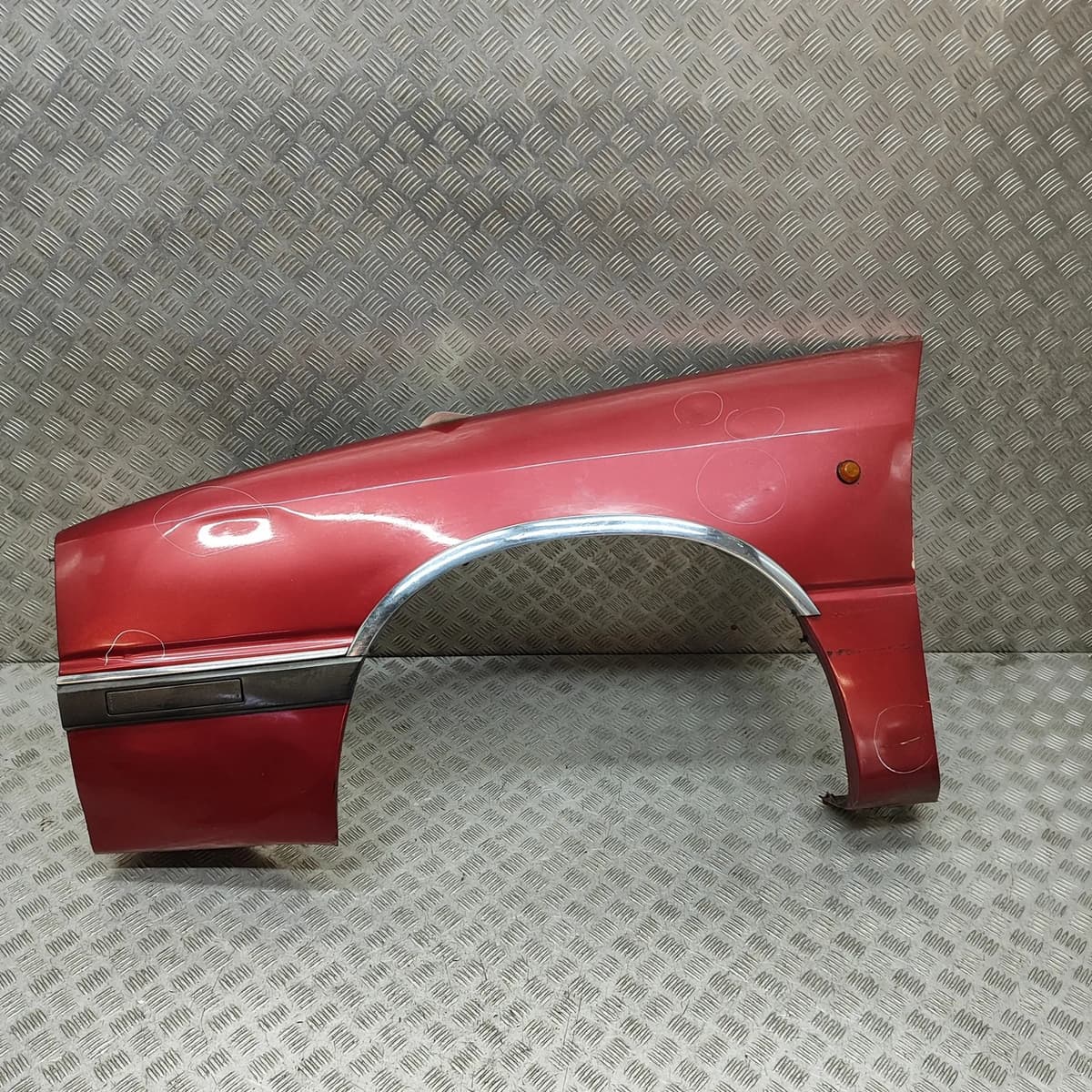 CHRYSLER LE BARON Cabrio MK3 Front Left Fender 4411947 2.2 Petrol 109kW 1988