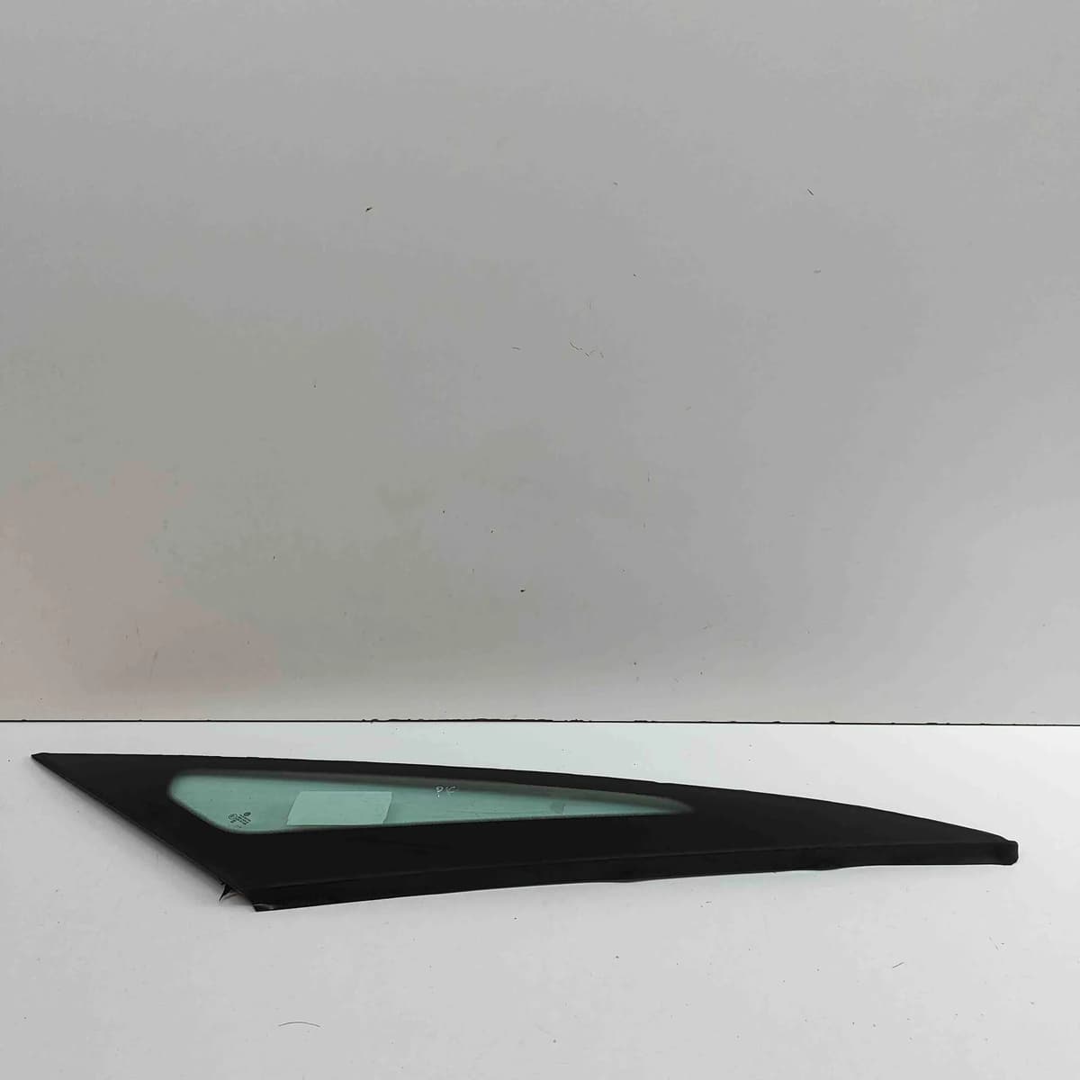 VOLKSWAGEN MULTIVAN T7 Front Left Quarter Window 7T0845201G 2024 32578042